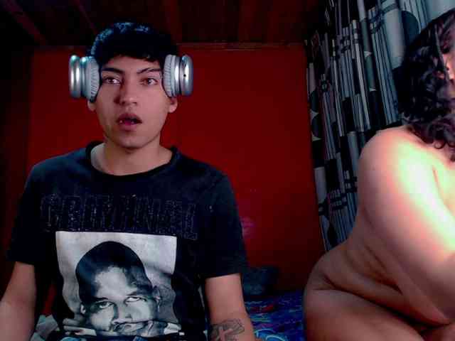 SammiAndSoffi webcam