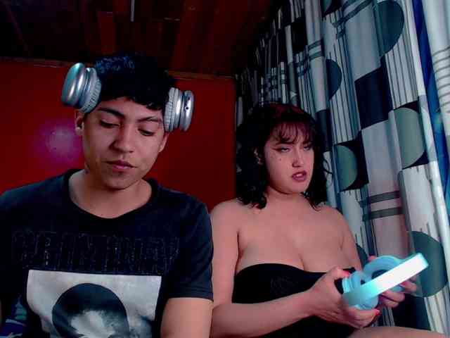 SammiAndSoffi webcam