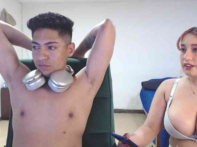 SammiAndSoffi webcam