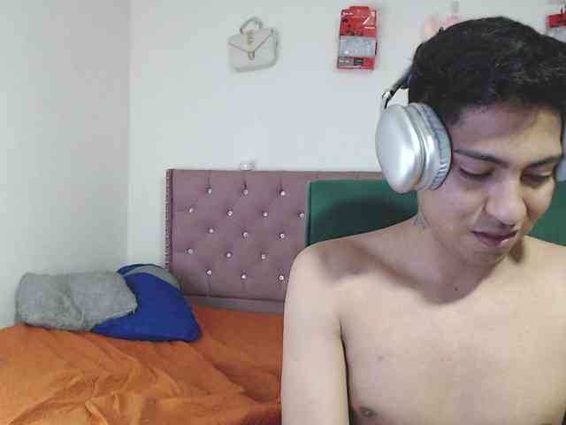 SammiAndSoffi webcam