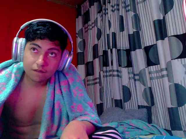 SammiAndSoffi webcam