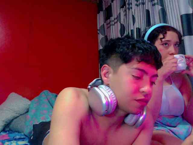 SammiAndSoffi webcam