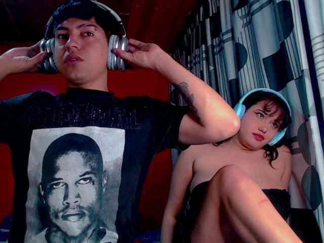 SammiAndSoffi webcam