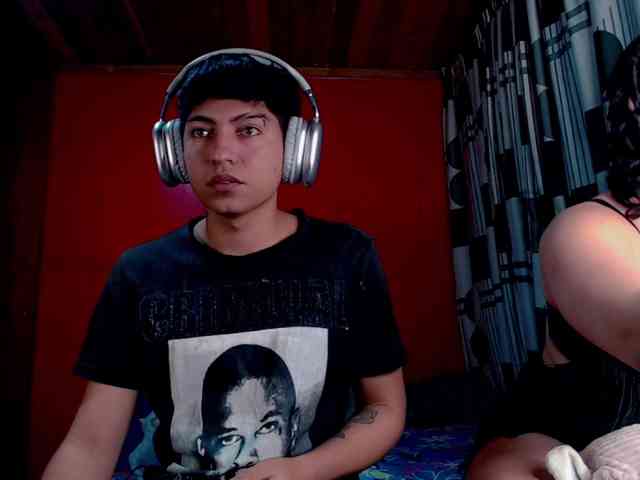 SammiAndSoffi webcam