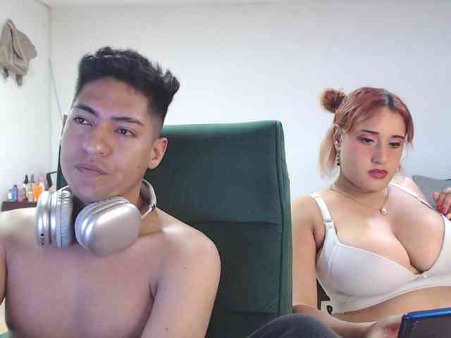 SammiAndSoffi webcam