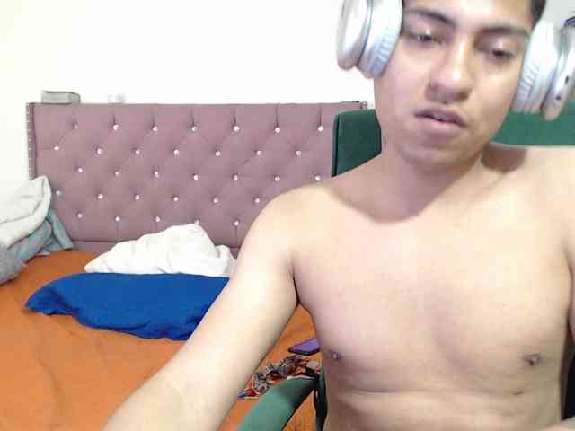 SammiAndSoffi webcam