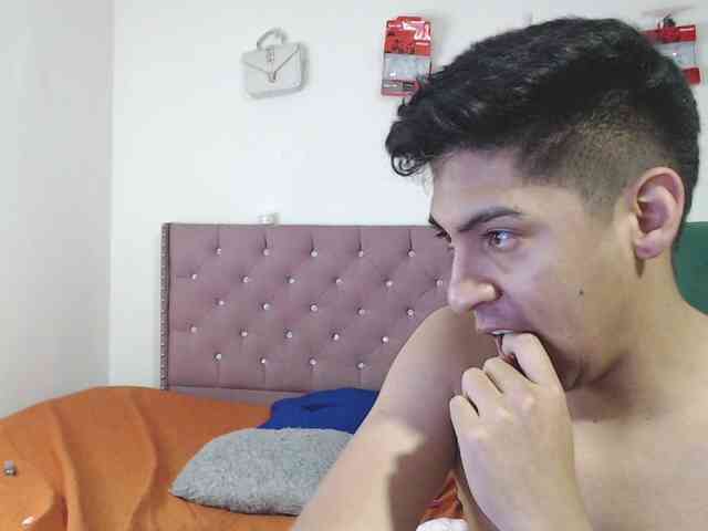 SammiAndSoffi webcam