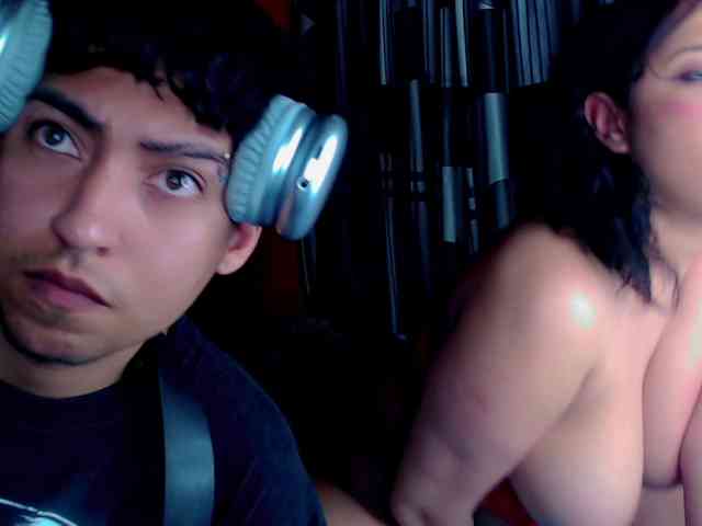 SammiAndSoffi webcam