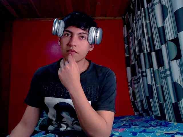 SammiAndSoffi webcam