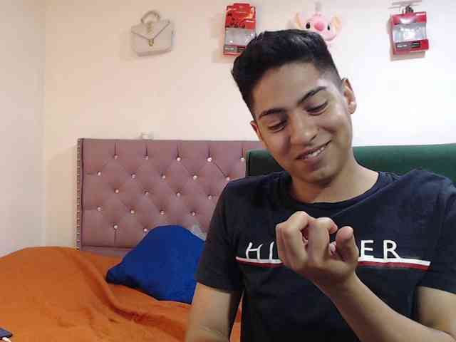 SammiAndSoffi webcam