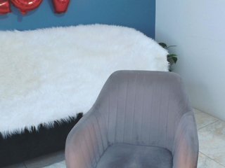 Zamira-Taylor Porn Show