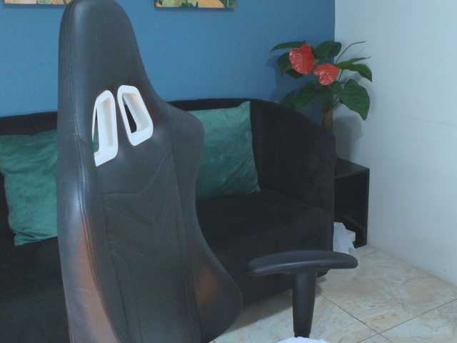 Zamira-Taylor's BongaCams show and profile