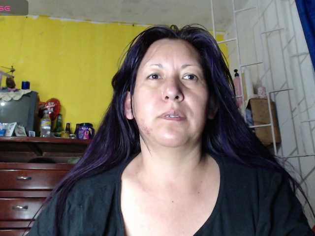 evatoms's BongaCams show and profile