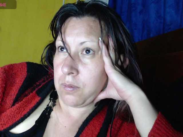 evatoms's BongaCams show and profile