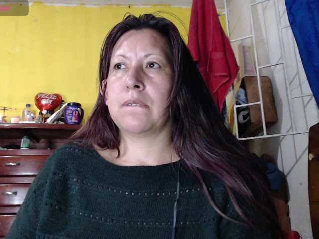 evatoms's BongaCams show and profile