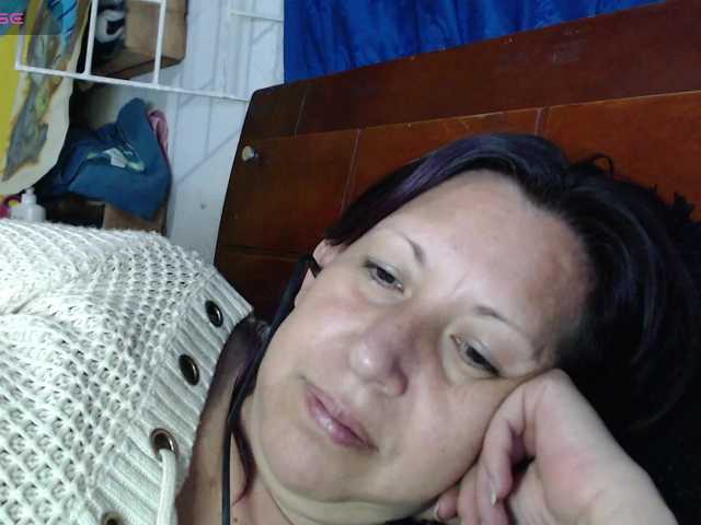 evatoms's BongaCams show and profile