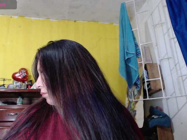 evatoms's BongaCams show and profile