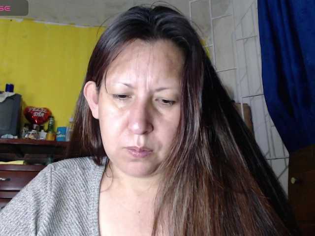 evatoms's BongaCams show and profile