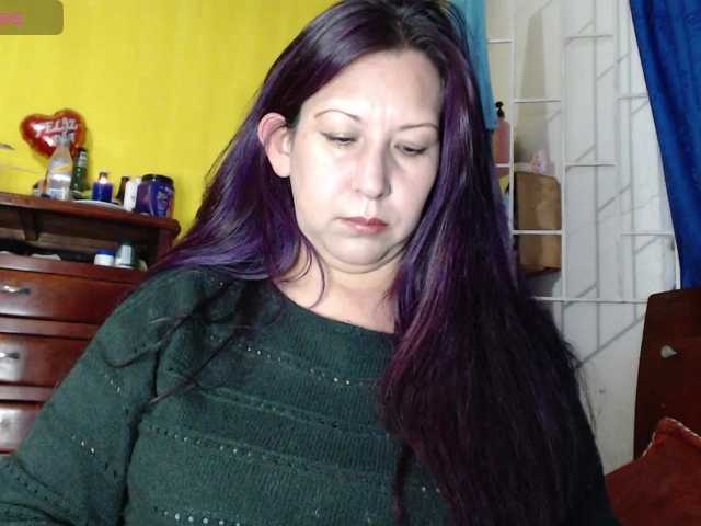 evatoms's BongaCams show and profile