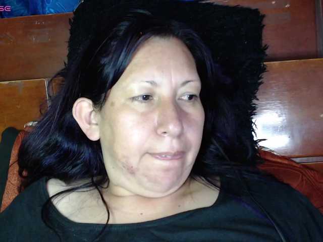 evatoms's BongaCams show and profile