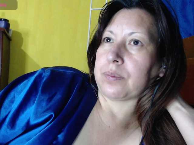 evatoms's BongaCams show and profile