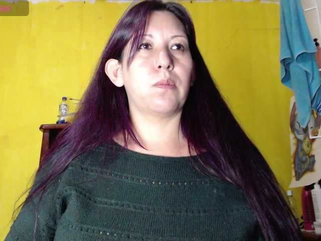 evatoms's BongaCams show and profile