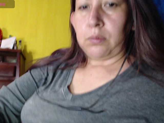 evatoms's BongaCams show and profile