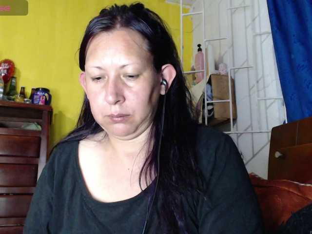 evatoms's BongaCams show and profile