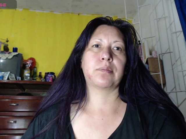 evatoms's BongaCams show and profile