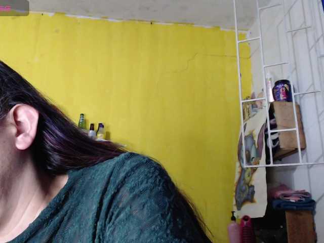 evatoms's BongaCams show and profile