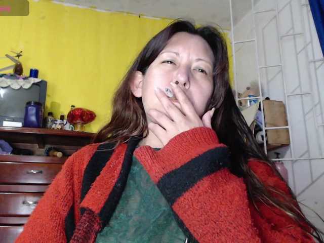 evatoms's BongaCams show and profile