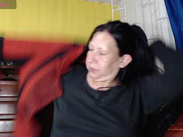 evatoms's BongaCams show and profile