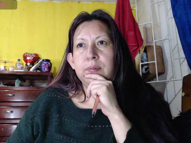 evatoms's BongaCams show and profile