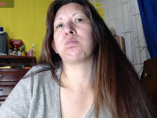 evatoms's BongaCams show and profile