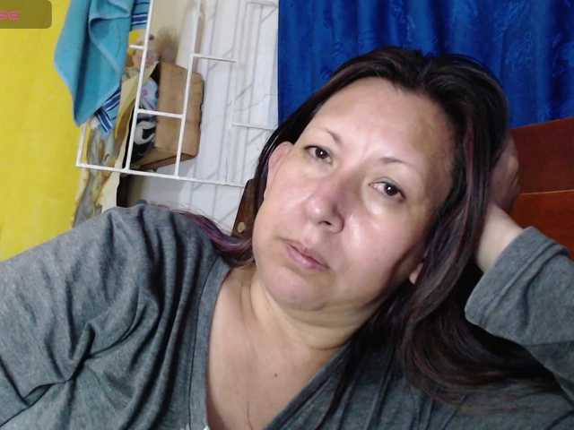 evatoms's BongaCams show and profile