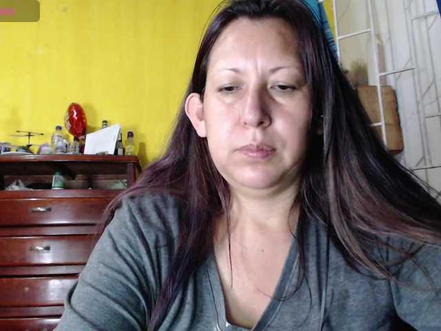 evatoms's BongaCams show and profile