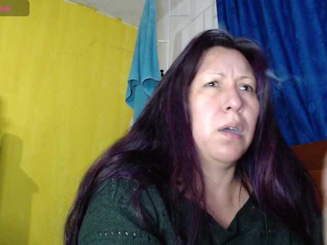 evatoms's BongaCams show and profile