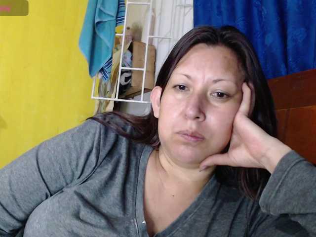 evatoms's BongaCams show and profile