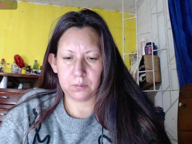 evatoms's BongaCams show and profile