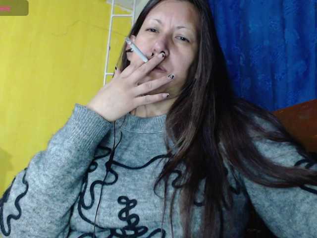 evatoms's BongaCams show and profile