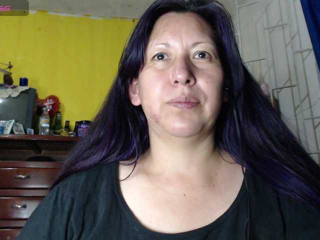 evatoms's BongaCams show and profile