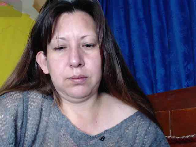 evatoms Live Webcam on BongaCams