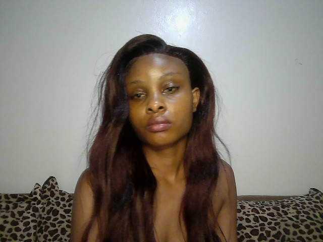 Toxique- webcam bongacams model stream image