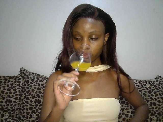 Toxique- webcam bongacams model stream image