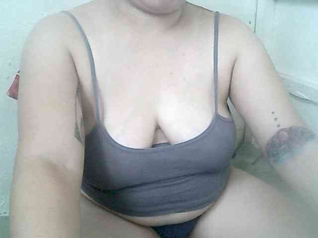 Hotboobies19 webcam