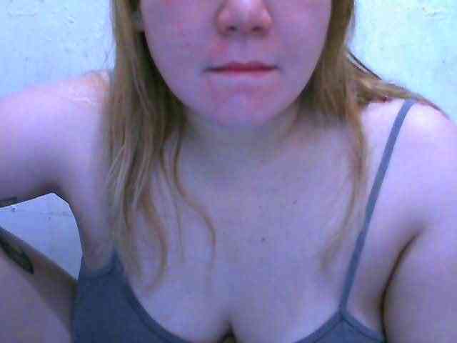 Hotboobies19 webcam