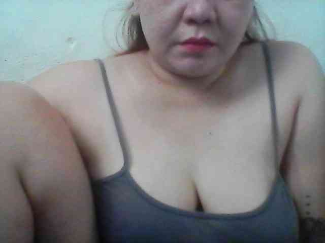 Hotboobies19 webcam
