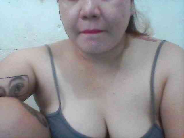 Hotboobies19 webcam
