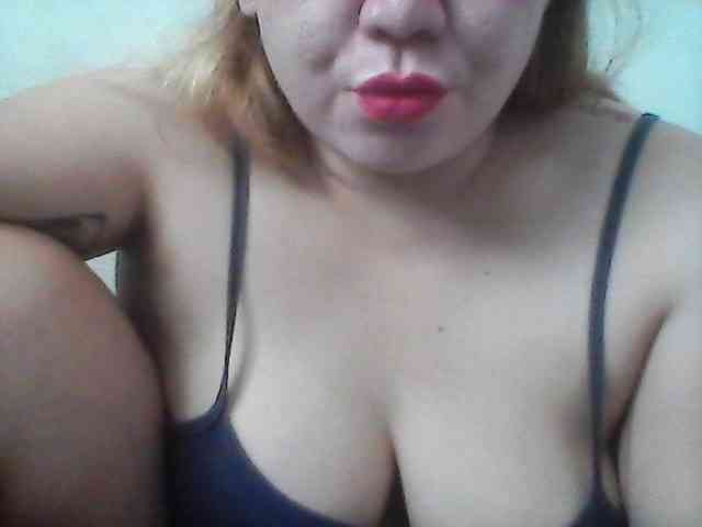 Hotboobies19 webcam