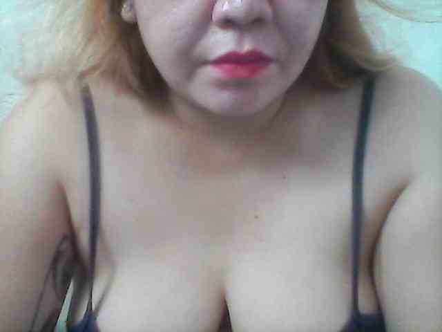 Hotboobies19 webcam